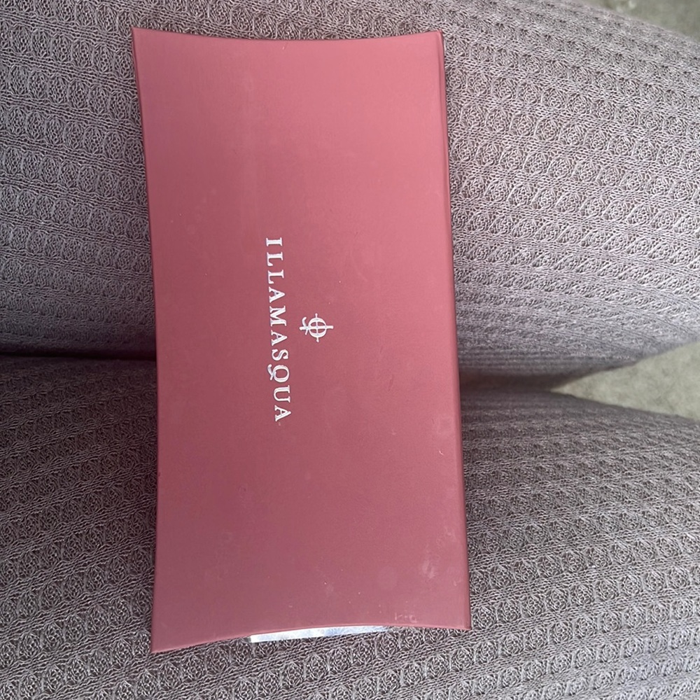 Illamasqua unveiled artistry palette